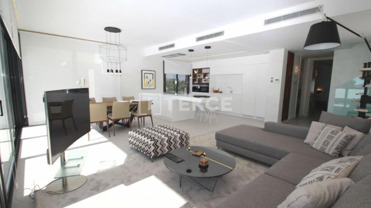 3 sypialnia Willa na sprzedaż w San Miguel de Salinas z basenem - 630 000 € (Ref: 8965458)