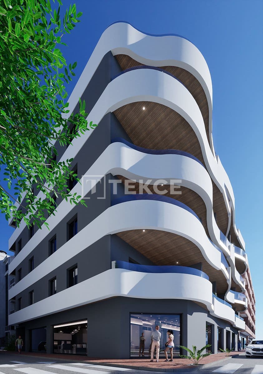 2 bedroom Flat for sale in Torrevieja with pool - € 469,000 (Ref: 8965460)