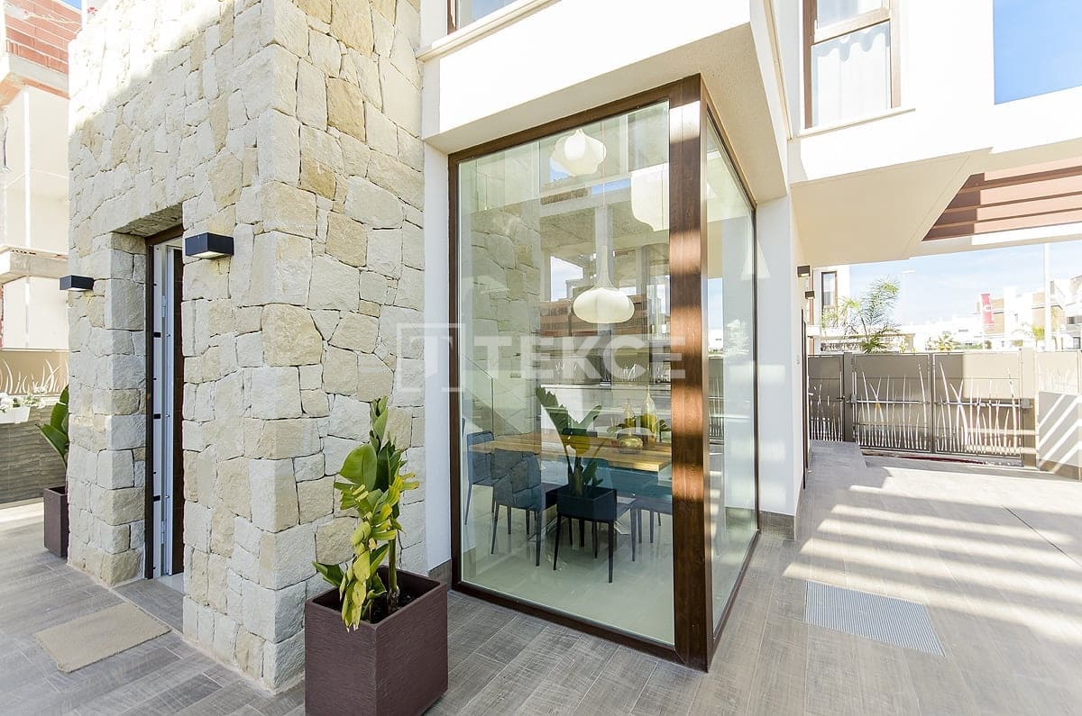 3 Zimmer Villa zu verkaufen in Ciudad Quesada mit Pool - 579.000 € (Ref: 8965470)