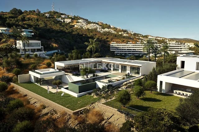 Chalet de 4 habitaciones en Río Real, Marbella en venta con piscina - 5.675.000 € (Ref: 8965483)