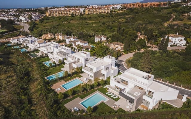Chalet de 5 habitaciones en El Paraiso, Estepona en venta con piscina - 2.485.000 € (Ref: 8965487)