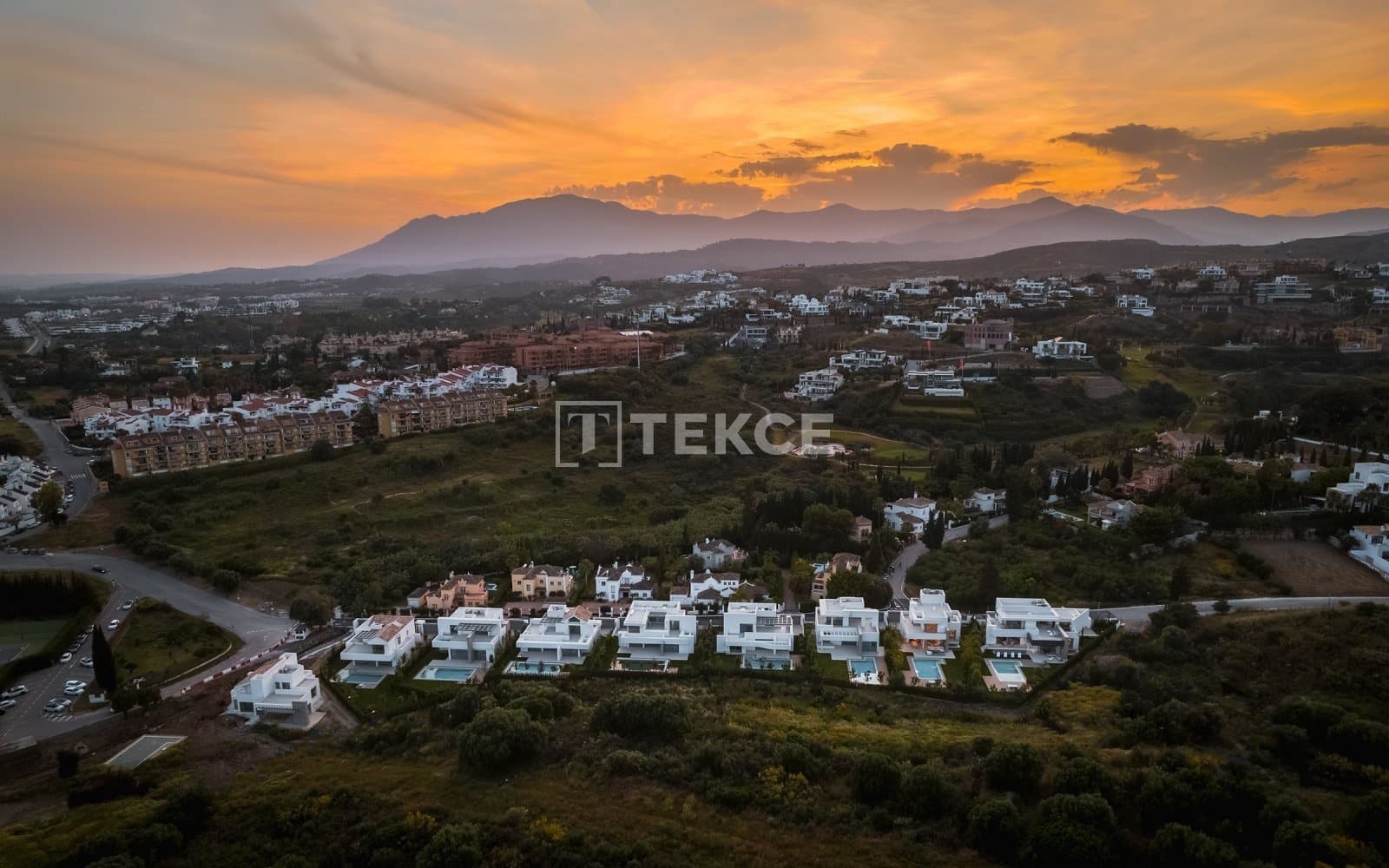 Chalet de 5 habitaciones en El Paraiso en venta con piscina - 2.485.000 € (Ref: 8965487)