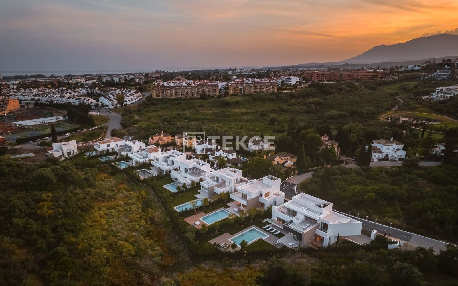 Chalet de 5 habitaciones en El Paraiso en venta con piscina - 2.485.000 € (Ref: 8965487)