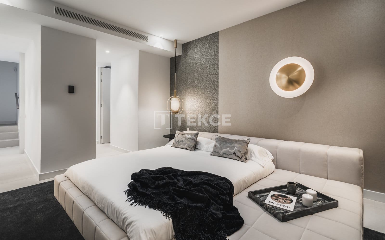 4 soverom Villa til salgs i El Paraiso med svømmebasseng - € 2 395 000 (Ref: 8965488)