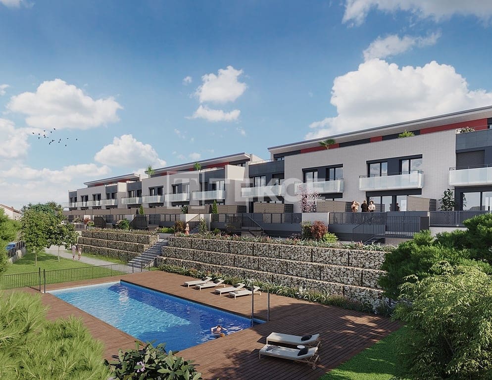 4 soveværelse Lejlighed til salg i Teia med swimmingpool - € 790.000 (Ref: 8965510)
