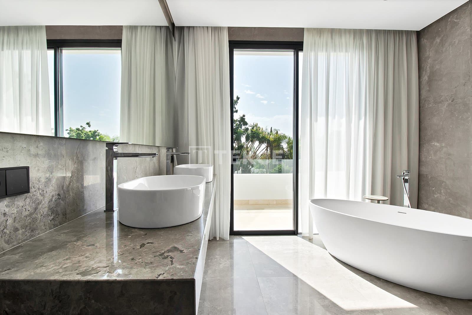 5 bedroom Villa for sale in Golden Mile with pool - € 6,400,000 (Ref: 8965517)