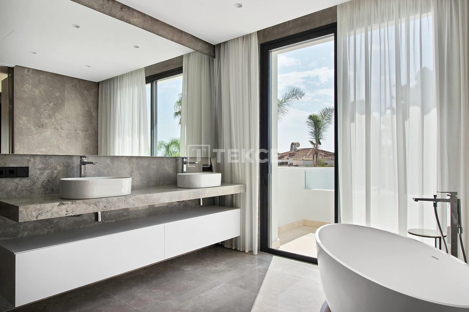 5 bedroom Villa for sale in Golden Mile with pool - € 6,400,000 (Ref: 8965517)