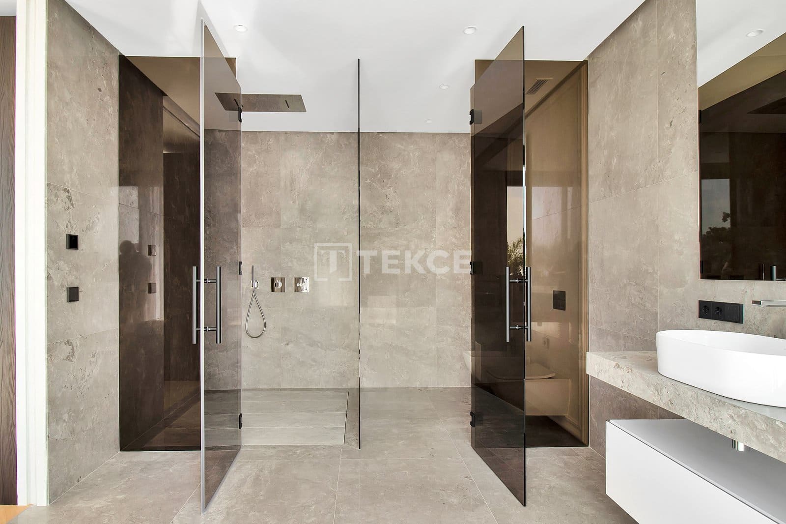 5 bedroom Villa for sale in Golden Mile with pool - € 6,400,000 (Ref: 8965517)