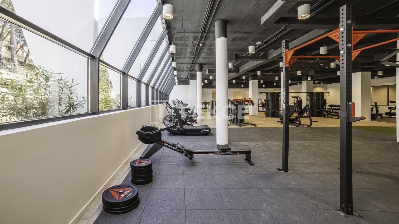 3 sypialnia Mieszkanie na sprzedaż w Estepona z basenem - 800 000 € (Ref: 8965518)