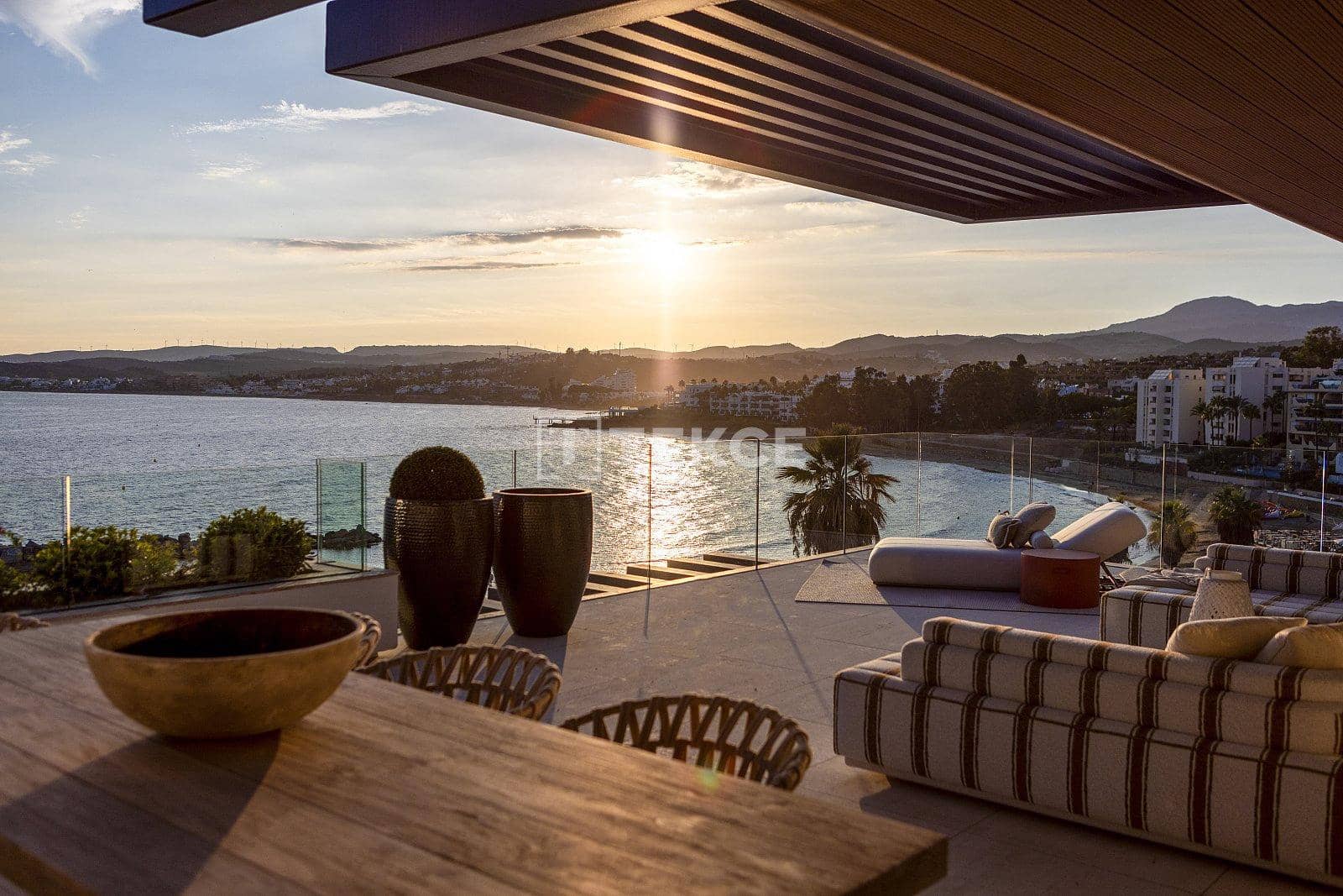 3 sypialnia Mieszkanie na sprzedaż w Estepona z basenem - 5 000 000 € (Ref: 8965541)