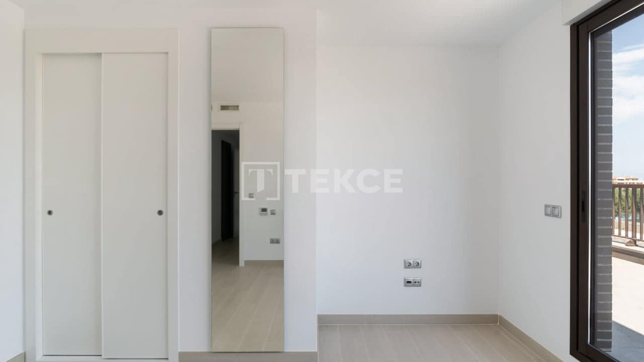 2 soveværelse Lejlighed til salg i Denia med swimmingpool - € 345.000 (Ref: 8965570)