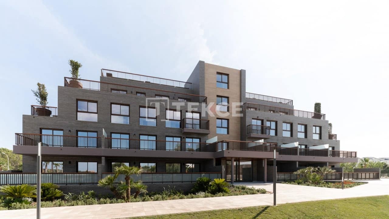 2 soveværelse Lejlighed til salg i Denia med swimmingpool - € 345.000 (Ref: 8965570)