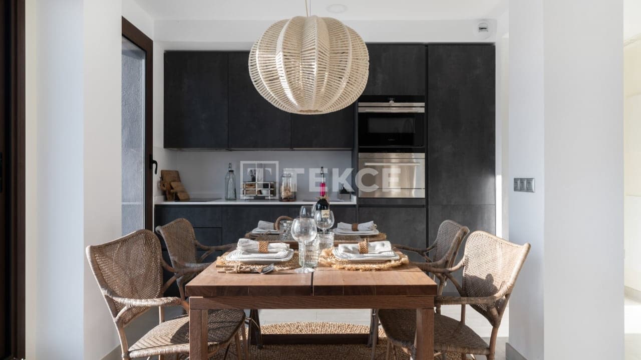 2 soveværelse Lejlighed til salg i Denia med swimmingpool - € 345.000 (Ref: 8965570)