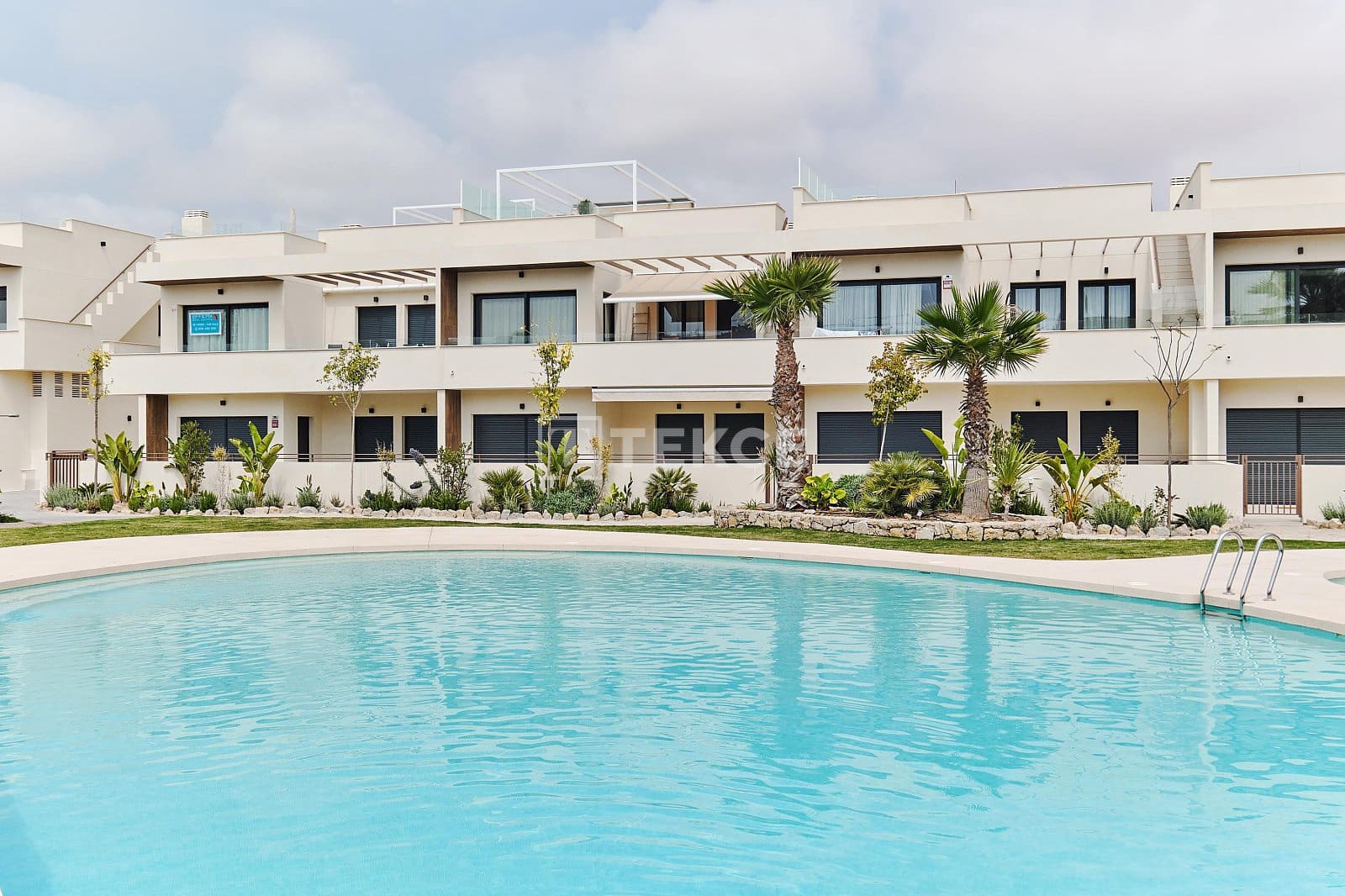 2 Zimmer Wohnung zu verkaufen in Torrevieja mit Pool - 360.000 € (Ref: 8965586)