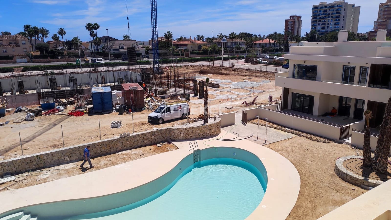 2 slaapkamer Flat te koop in Torrevieja met zwembad - € 380.000 (Ref: 8965587)