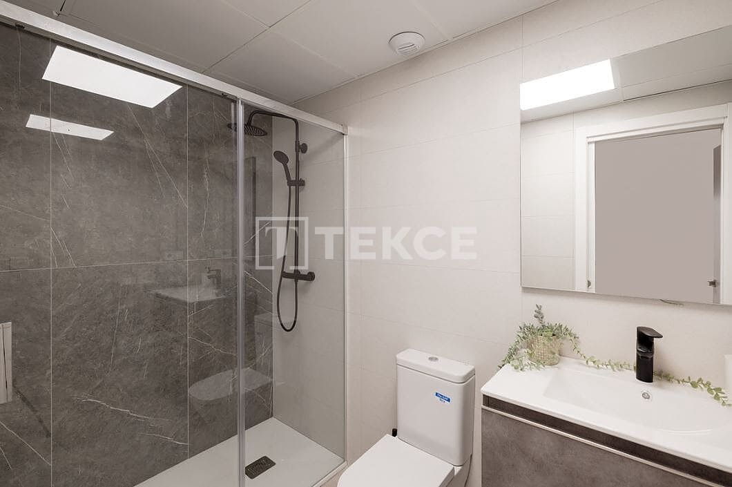 2 slaapkamer Flat te koop in Benajarafe met zwembad - € 361.000 (Ref: 8965592)