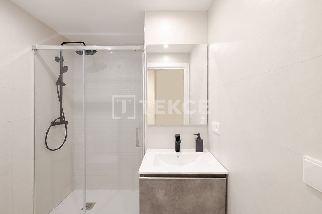 2 slaapkamer Flat te koop in Benajarafe met zwembad - € 361.000 (Ref: 8965592)