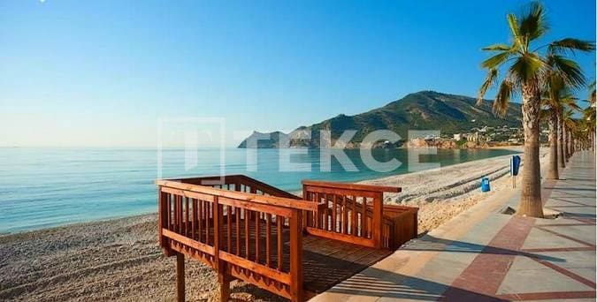 3 sypialnia Mieszkanie na sprzedaż w Benidorm z basenem - 800 000 € (Ref: 8965601)