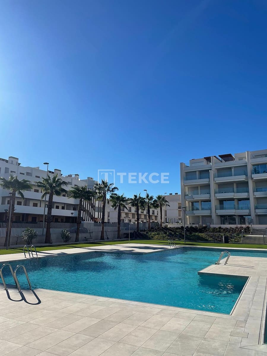 2 slaapkamer Flat te koop in Playa Flamenca met zwembad - € 425.000 (Ref: 8965634)