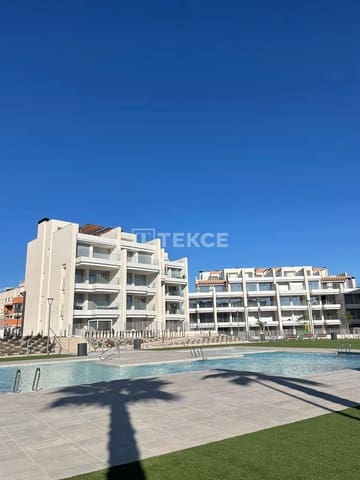 2 slaapkamer Flat te koop in Playa Flamenca, Orihuela met zwembad - € 425.000 (Ref: 8965634)