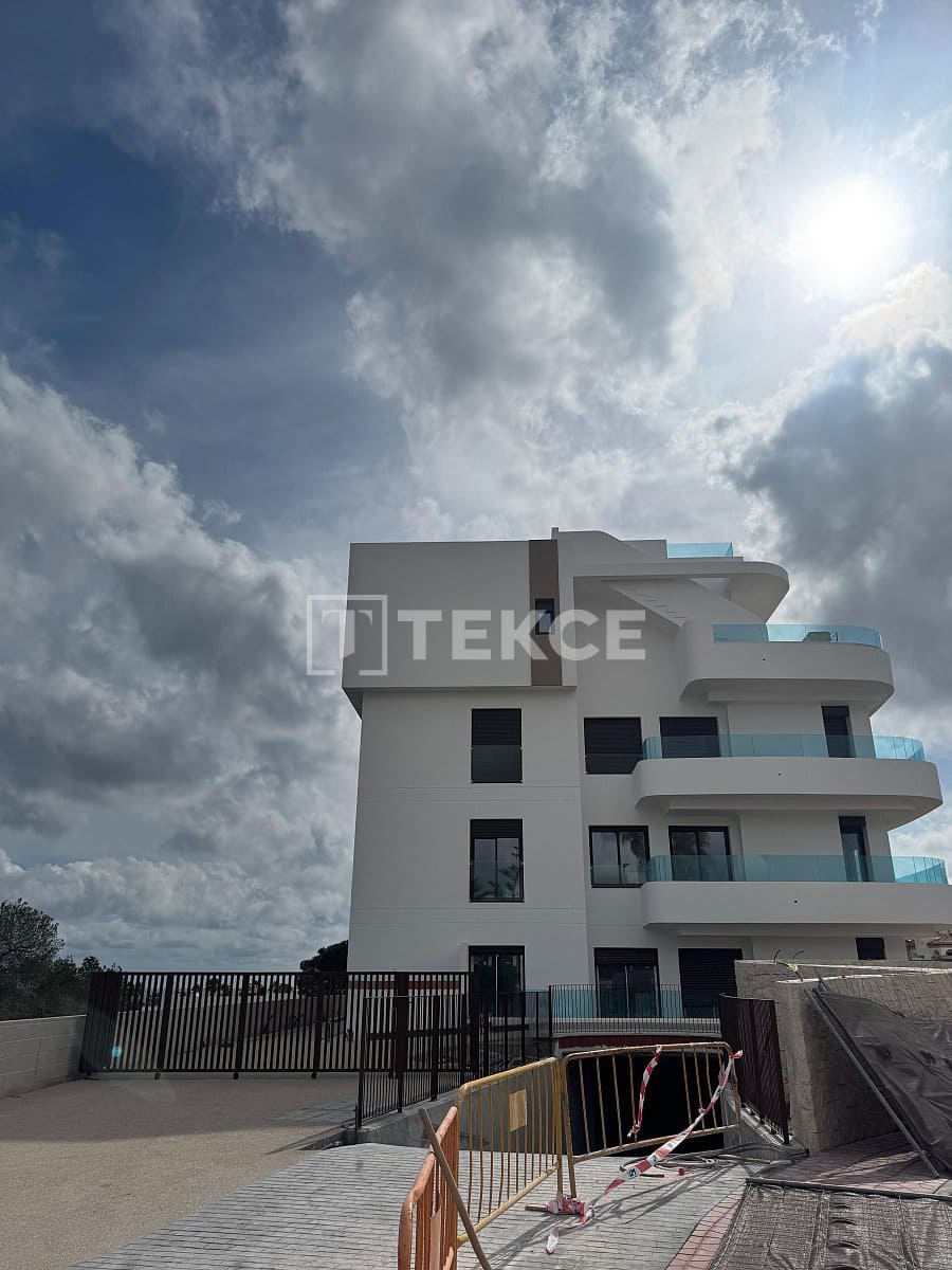 4 sovrum Lägenhet till salu i Playa Flamenca med pool - 505 000 € (Ref: 8965653)