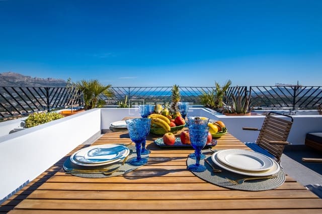 3 bedroom Villa for sale in Polop with pool - € 470,000 (Ref: 8965662)