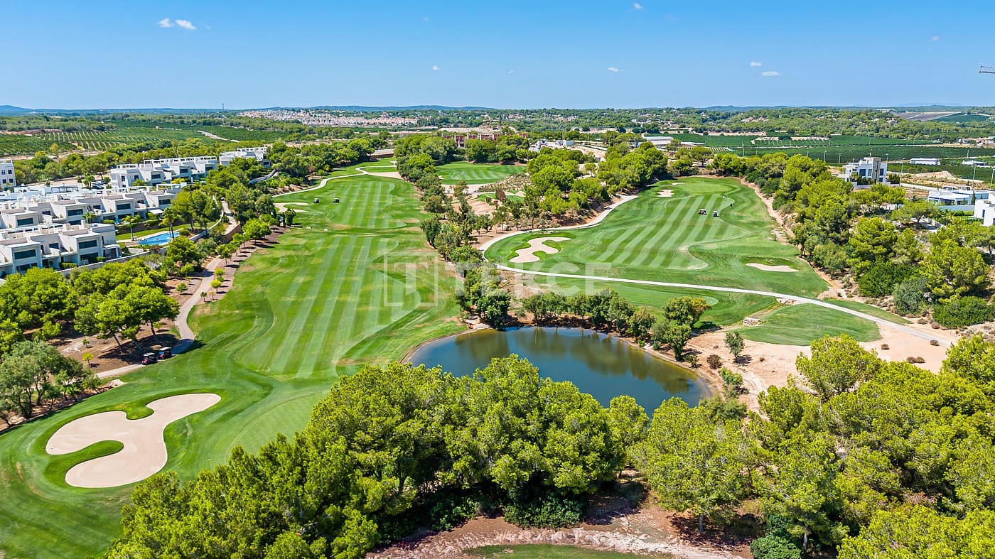 3 slaapkamer Villa te koop in Pinar de Campoverde met zwembad - € 698.000 (Ref: 8965715)