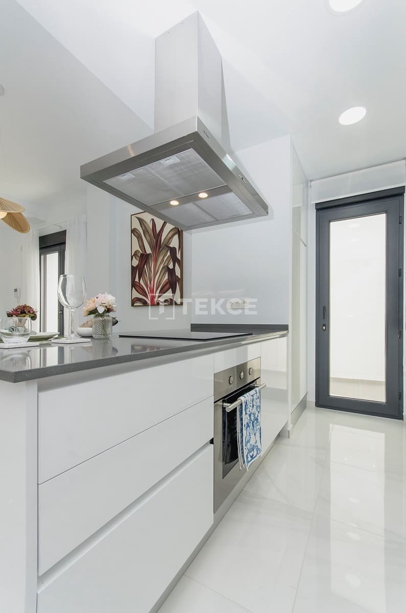 3 bedroom Villa for sale in Bigastro with pool - € 385,000 (Ref: 8965716)