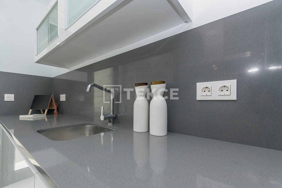 3 bedroom Villa for sale in Bigastro with pool - € 385,000 (Ref: 8965716)