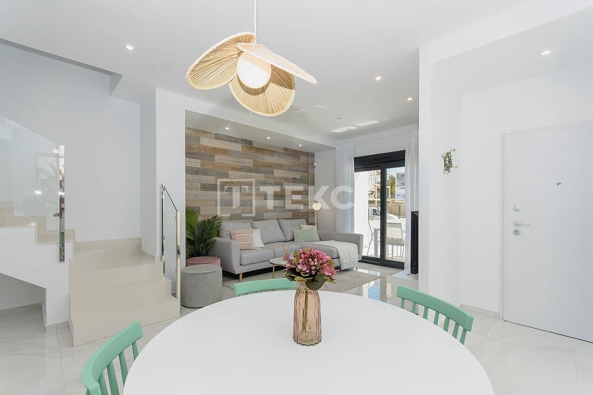 3 bedroom Villa for sale in Bigastro with pool - € 385,000 (Ref: 8965716)