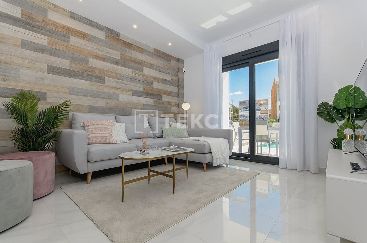 3 bedroom Villa for sale in Bigastro with pool - € 385,000 (Ref: 8965716)