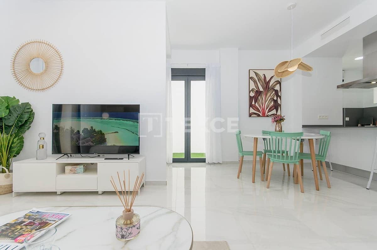 3 bedroom Villa for sale in Bigastro with pool - € 385,000 (Ref: 8965716)