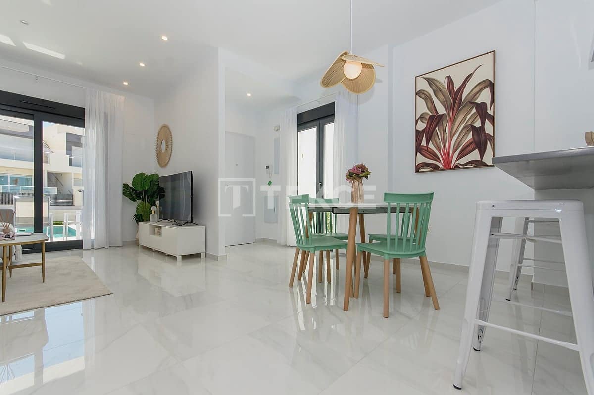 3 bedroom Villa for sale in Bigastro with pool - € 385,000 (Ref: 8965716)