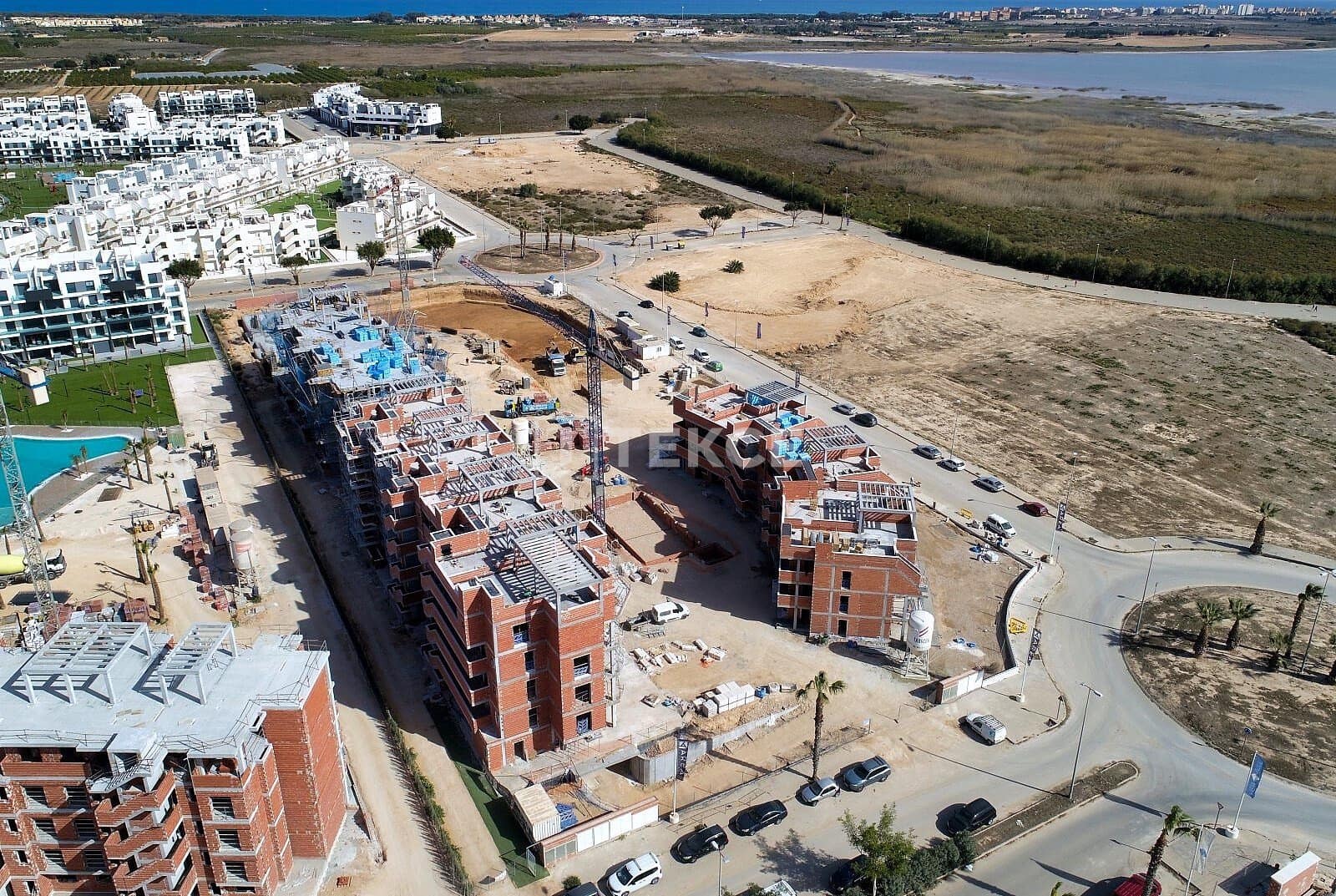 2 bedroom Flat for sale in El Raso with pool - € 294,000 (Ref: 8965761)