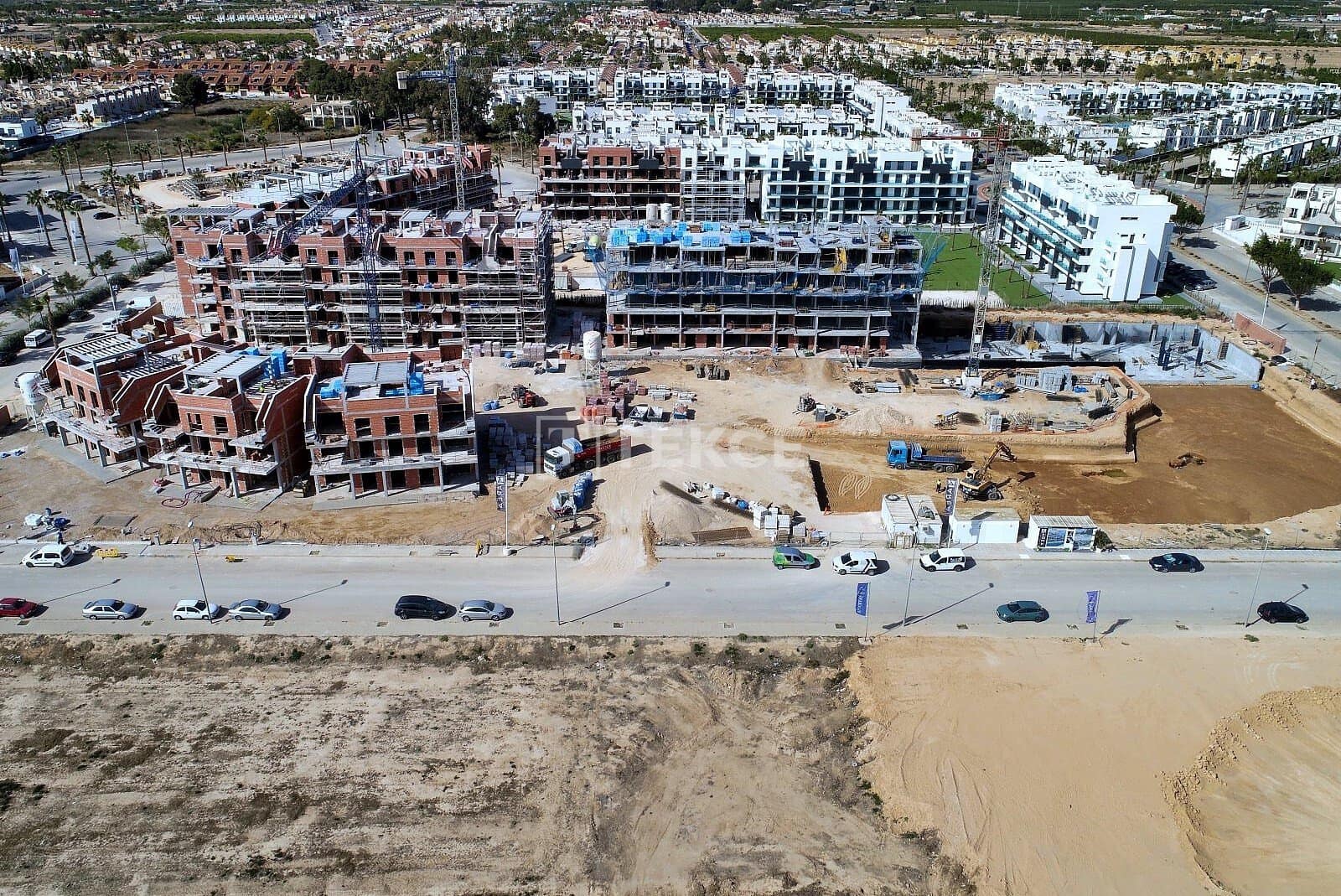 2 bedroom Flat for sale in El Raso with pool - € 294,000 (Ref: 8965761)