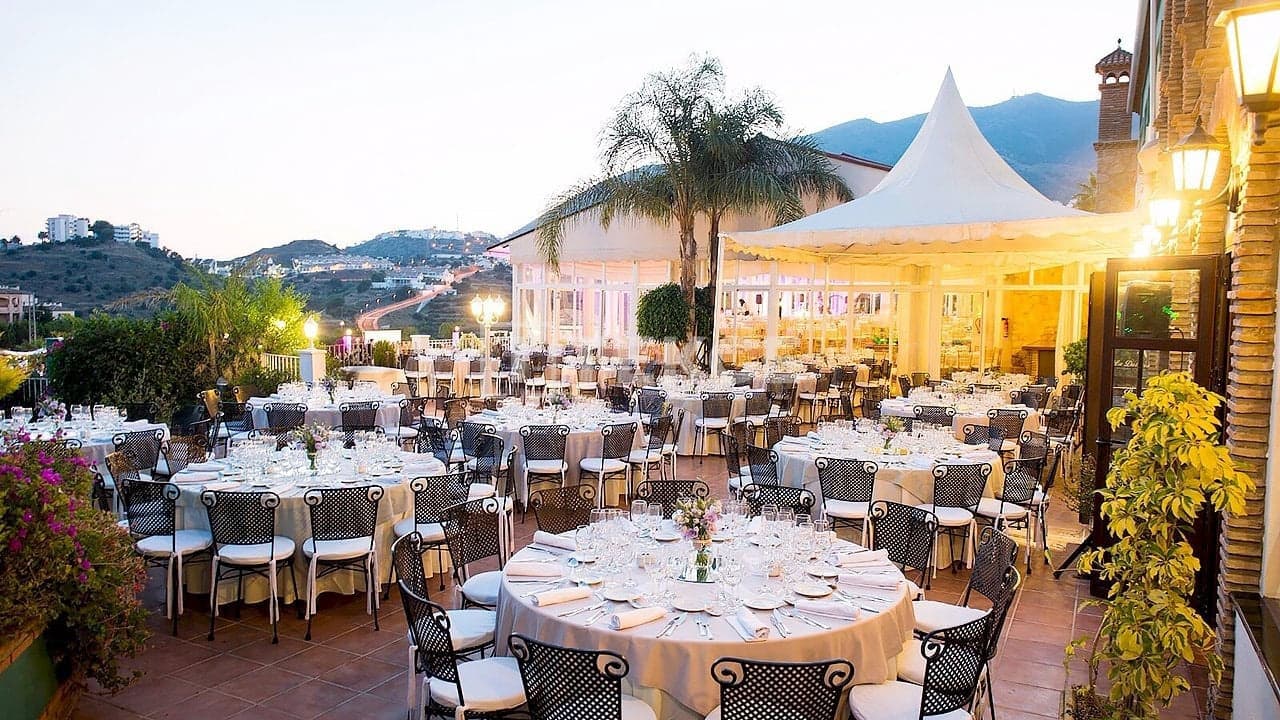 Kommersiell til salgs i Torrequebrada - € 8 500 000 (Ref: 8965772)