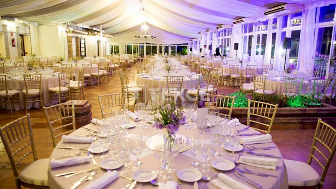 Kommersiell til salgs i Torrequebrada - € 8 500 000 (Ref: 8965772)