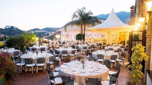 Commercial for sale in Torrequebrada, Benalmádena - € 8,500,000 (Ref: 8965772)