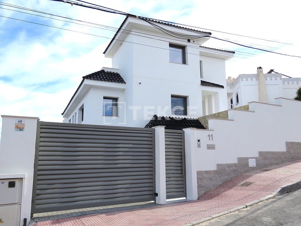 4 chambre Villa/Maison à vendre à Ciudad Quesada avec piscine - 1 800 000 € (Ref: 8965776)