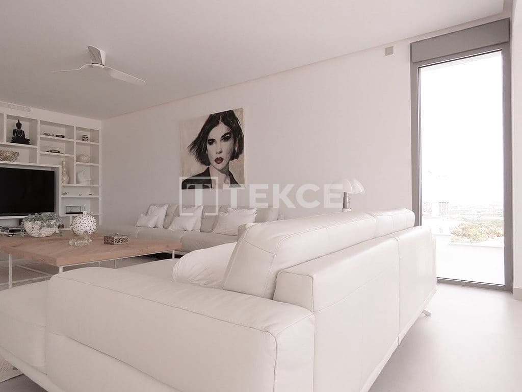 4 chambre Villa/Maison à vendre à Ciudad Quesada avec piscine - 1 800 000 € (Ref: 8965776)