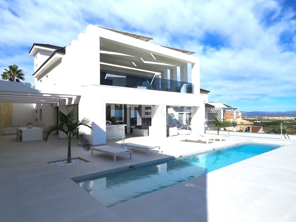 4 chambre Villa/Maison à vendre à Ciudad Quesada avec piscine - 1 800 000 € (Ref: 8965776)