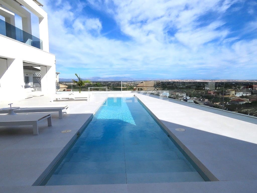 4 chambre Villa/Maison à vendre à Ciudad Quesada avec piscine - 1 800 000 € (Ref: 8965776)