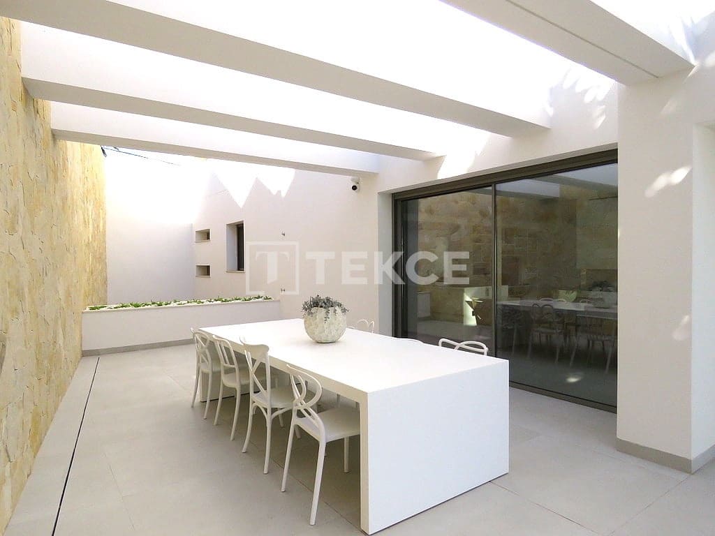 4 chambre Villa/Maison à vendre à Ciudad Quesada avec piscine - 1 800 000 € (Ref: 8965776)