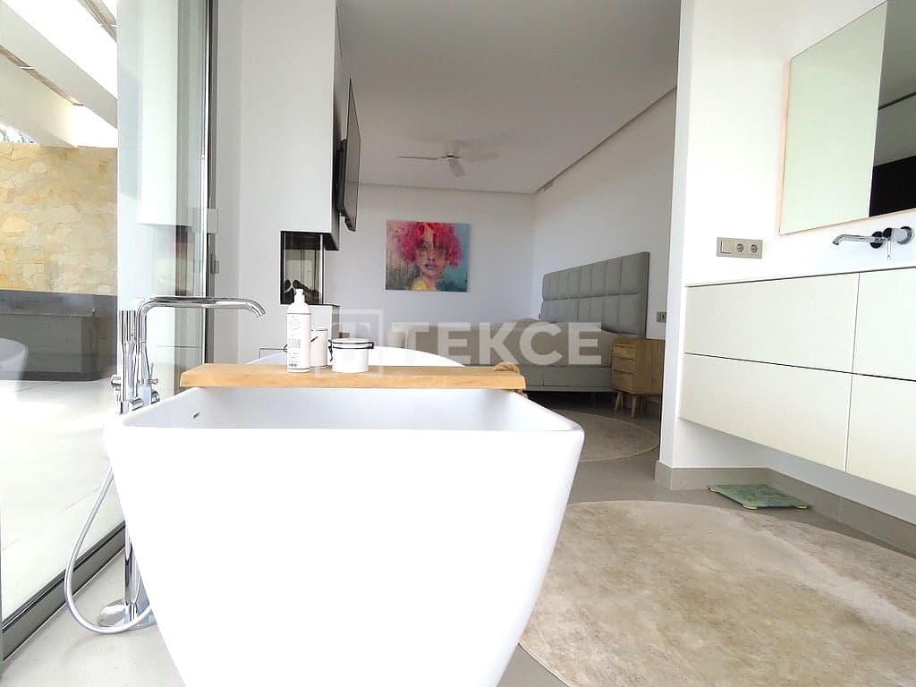 4 chambre Villa/Maison à vendre à Ciudad Quesada avec piscine - 1 800 000 € (Ref: 8965776)