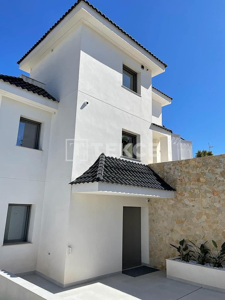 4 chambre Villa/Maison à vendre à Ciudad Quesada avec piscine - 1 800 000 € (Ref: 8965776)