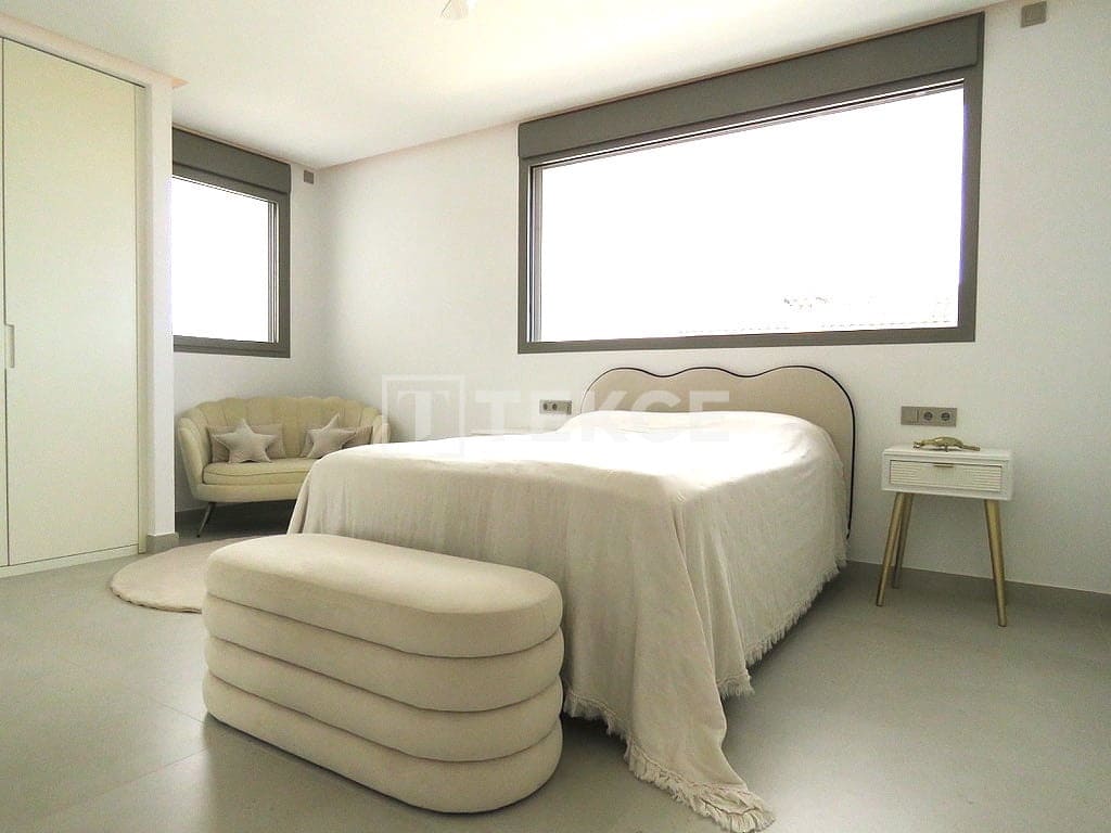 4 chambre Villa/Maison à vendre à Ciudad Quesada avec piscine - 1 800 000 € (Ref: 8965776)