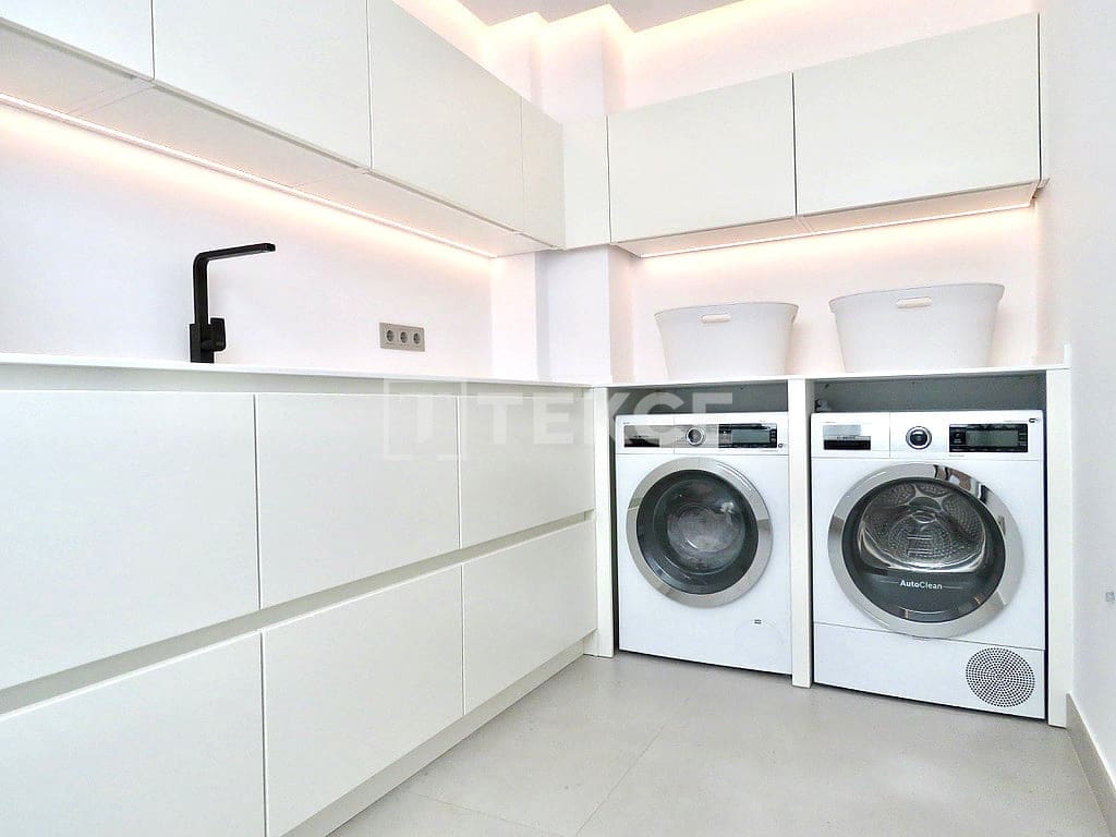 4 chambre Villa/Maison à vendre à Ciudad Quesada avec piscine - 1 800 000 € (Ref: 8965776)