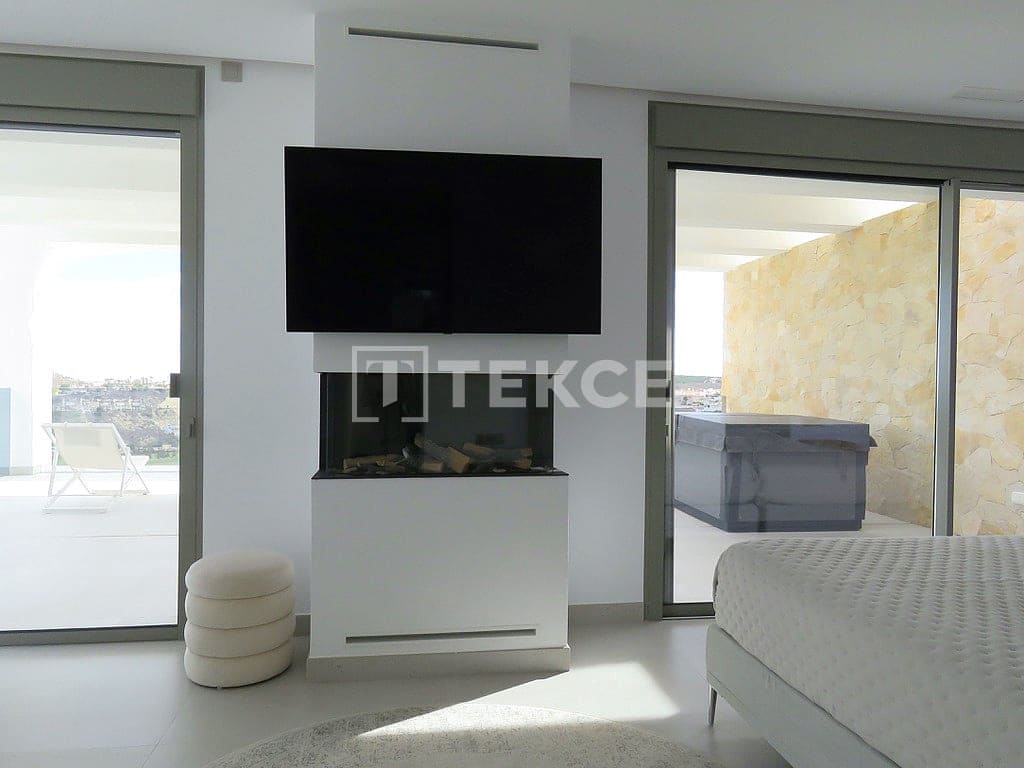 4 chambre Villa/Maison à vendre à Ciudad Quesada avec piscine - 1 800 000 € (Ref: 8965776)