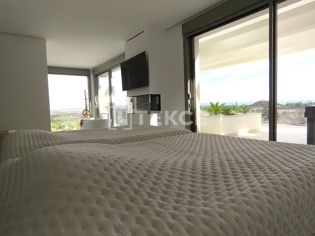 4 chambre Villa/Maison à vendre à Ciudad Quesada avec piscine - 1 800 000 € (Ref: 8965776)