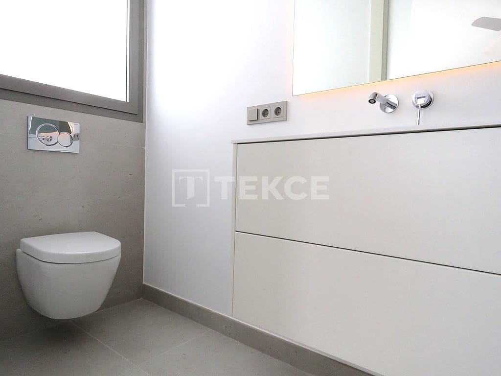 4 chambre Villa/Maison à vendre à Ciudad Quesada avec piscine - 1 800 000 € (Ref: 8965776)